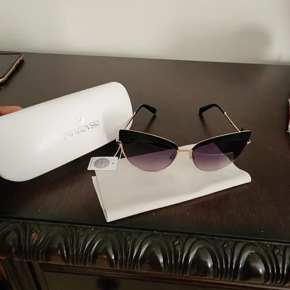 NWT Swarovski Sunglasses SK 220 32G